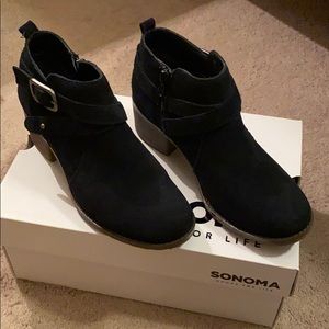 Navy ankle boots